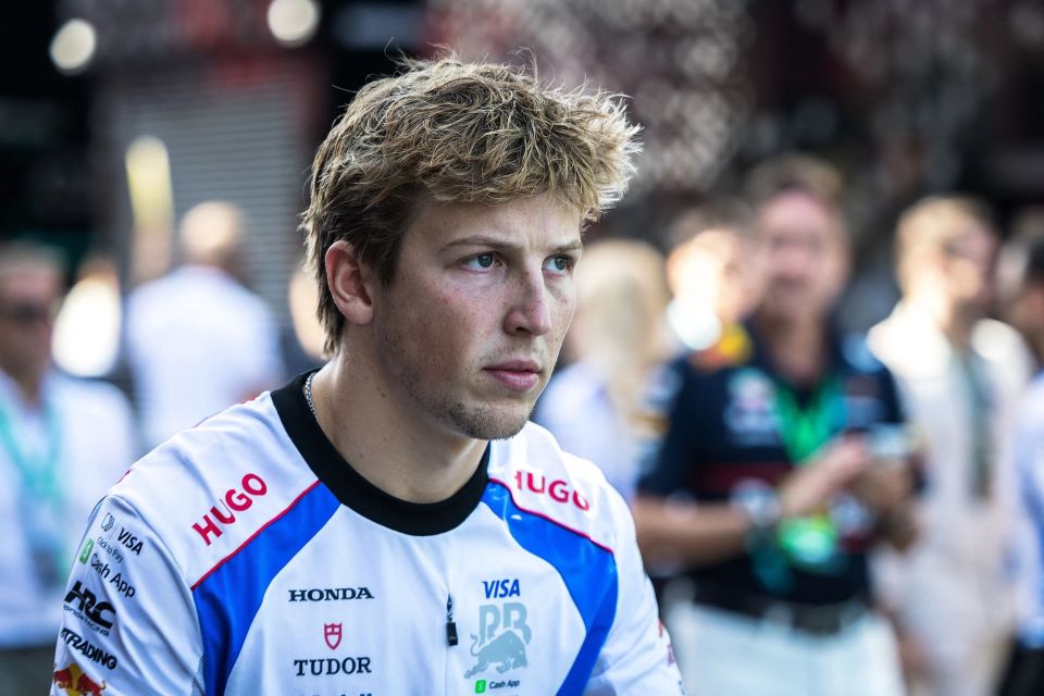 然而经验更, 纳哥站到匈, 裕毅 然而经验更, 纳哥站到匈, 裕毅